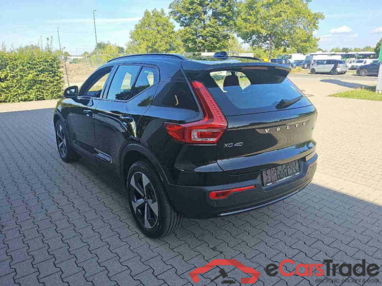Volvo XC40 (2017->) DE - SUV5 B4 2WD EU6d, Plus Dark, (Facelift) 2022 - 2024 #4