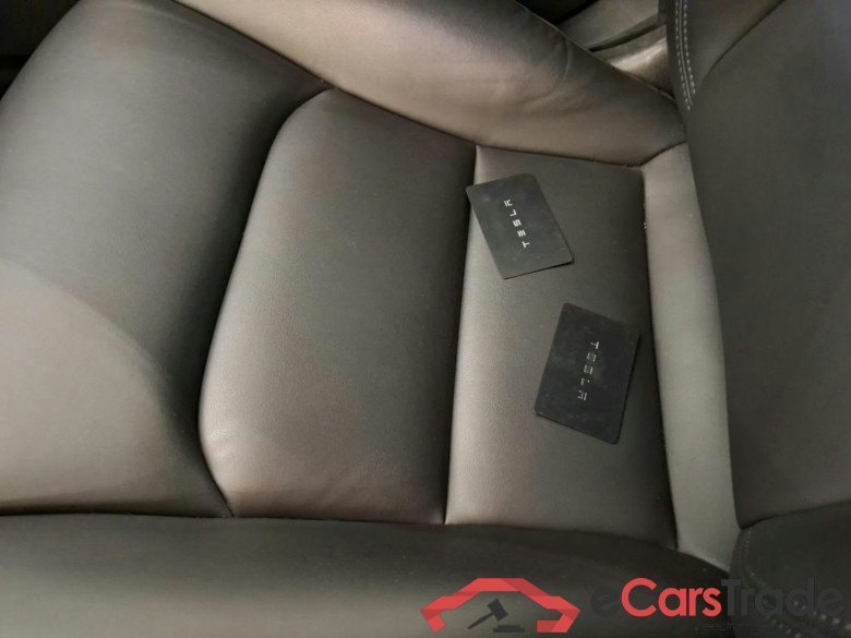 Tesla Model 3 Standard Range Plus RWD 4d #4