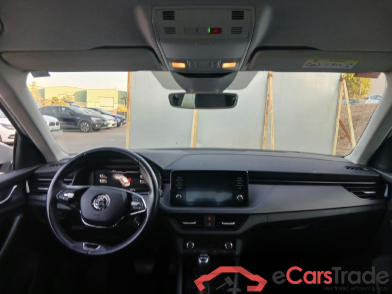 SKODA Kamiq / 2019 / 5P / todoterreno 1.0 TSI 81kW (110CV) DSG Ambition (CX) #3