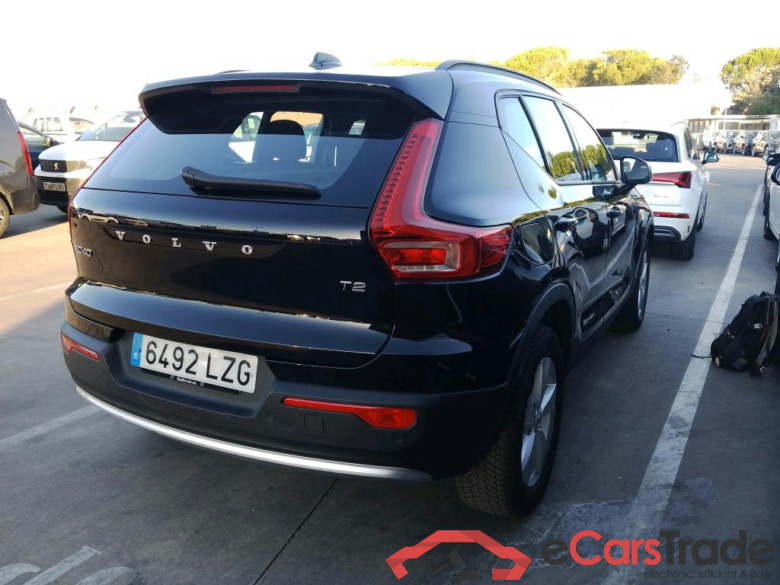 VOLVO XC40 / 2021 / 5P / todoterreno 1.5 T2 Essential #2