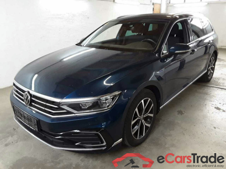 Volkswagen Passat Variant  #2