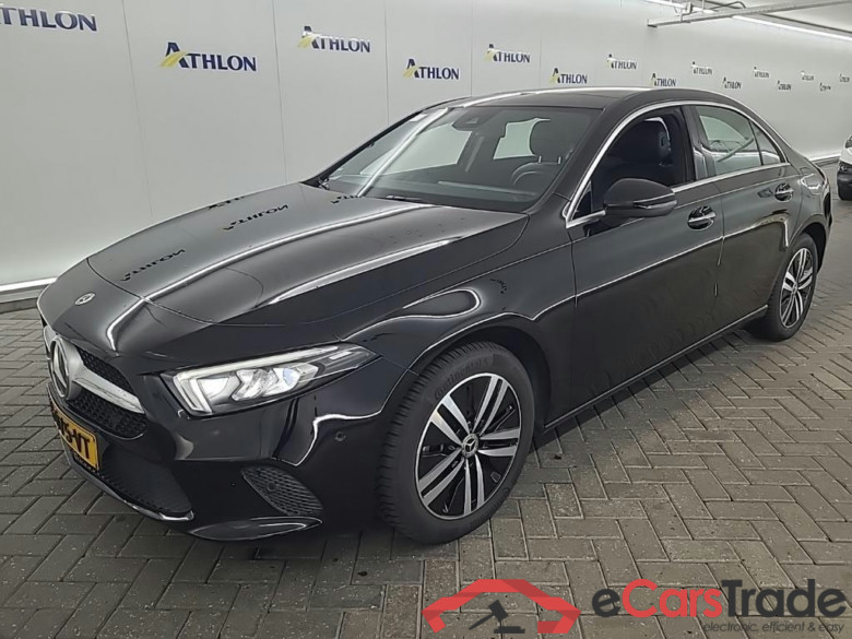 MERCEDES-BENZ A-Klasse Limousine A 250 e DCT Luxury Line 4D 160kW #1