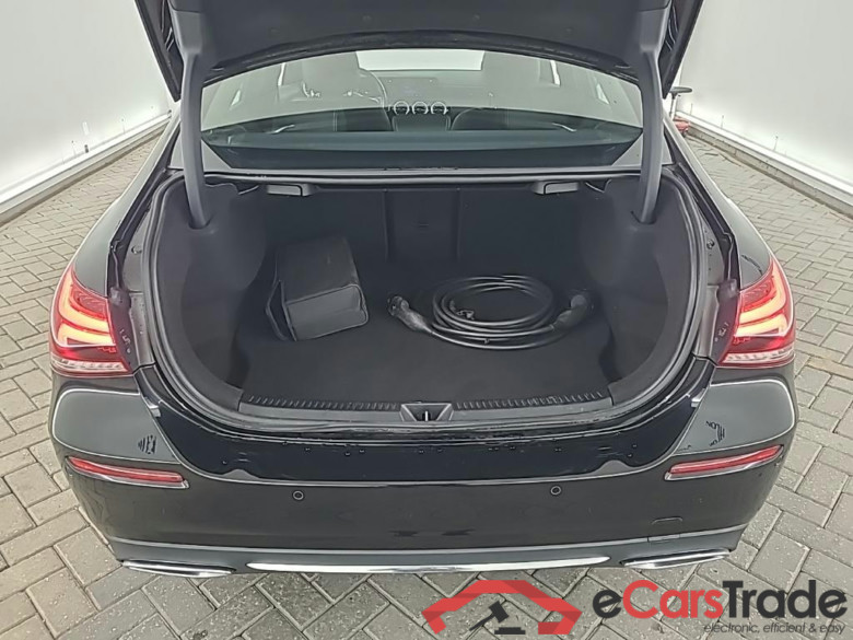 MERCEDES-BENZ A-Klasse Limousine A 250 e DCT Luxury Line 4D 160kW #5