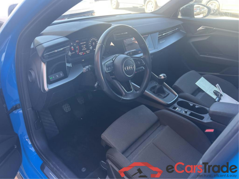 AUDI A3 / 2020 / 5P / berlina con portón Sportback Black line 30 TDI 85kW (116CV) #3