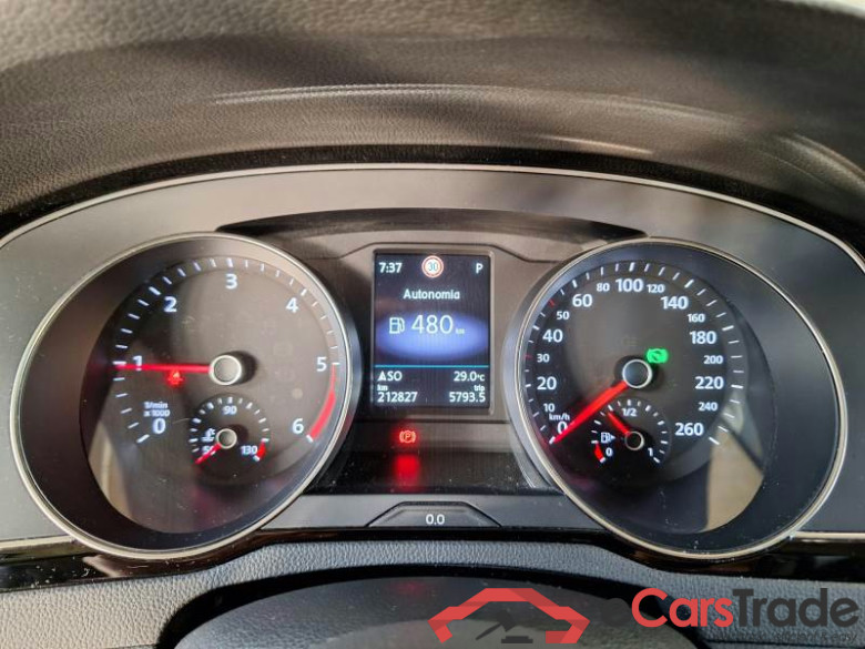 VOLKSWAGEN PASSAT / 2019 / 5P / STATION WAGON VAR. 2.0TDI SCR EVO 110KW BUSINESS DSG #4