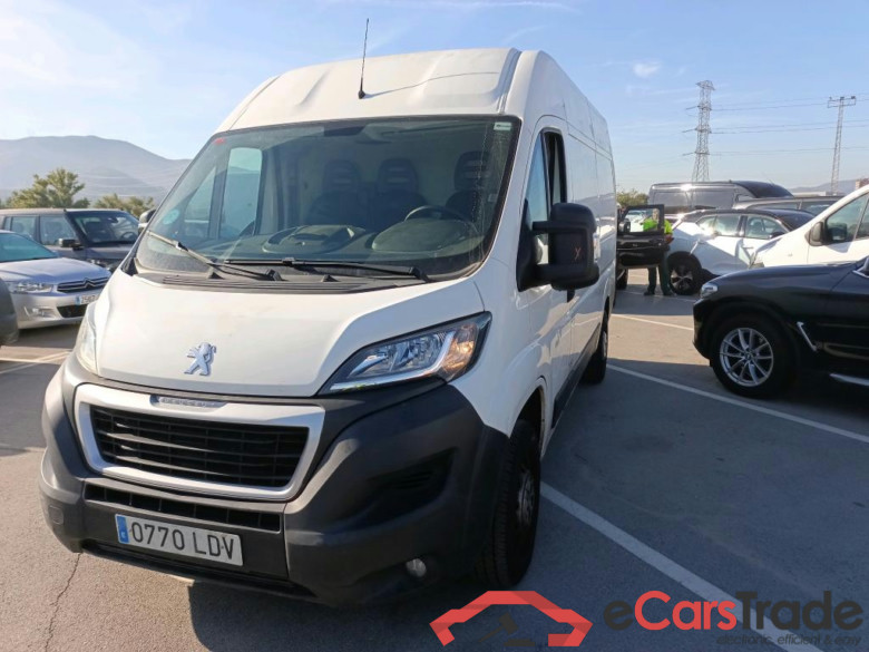 PEUGEOT Boxer / 2014 / 4P / furgón 335 L2 H2 BHDI 103kW (140CV) S&S 6 V. M (CX) #1