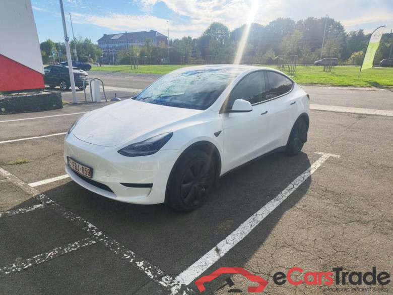 TESLA Model Y 62.8 kWh Standard Range RWD #1