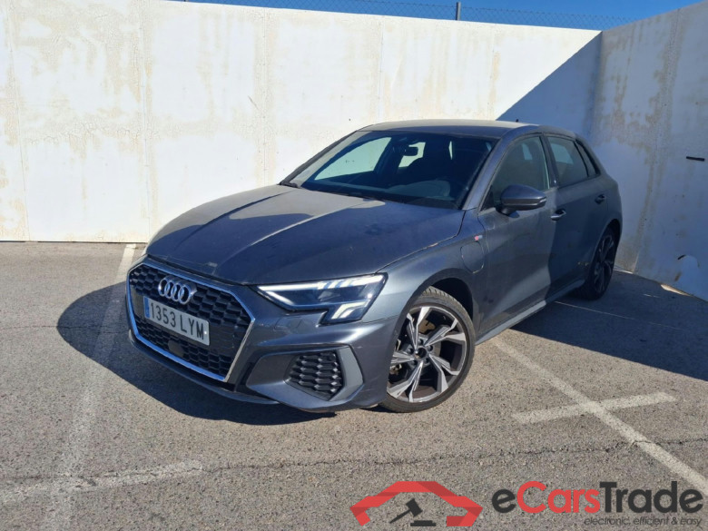 AUDI A3 / 2020 / 5P / berlina con portón Sportback S line 40 TFSI e 150kW S tron #1