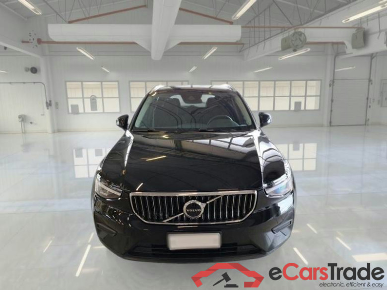 VOLVO XC40 / 2021 / 5P / SUV T4 Recharge Plug-in auto Essential #6