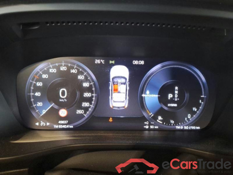 VOLVO XC40 / 2021 / 5P / SUV T4 Recharge Plug-in auto Plus Bright #4