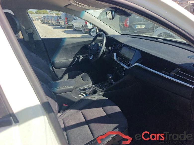 KIA Niro / 2019 / 5P / crossover 1.6 GDi HEV 104kW (141CV) Emotion (AC) #6