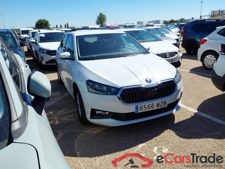 SKODA Fabia Fabia Selection 1.0 TSI 85kW (115CV) DSG 7 vel. Automático (Winterpack)
