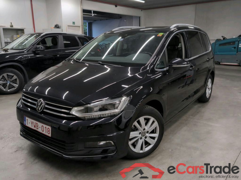 VOLKSWAGEN - VW  TOURAN TSi 150PK DSG Highline Pack Business Plus & Vienna Leather & Nav Discover Media & Rear Camera & Power Foldable Towing Hook & Sunroof  * PETROL *