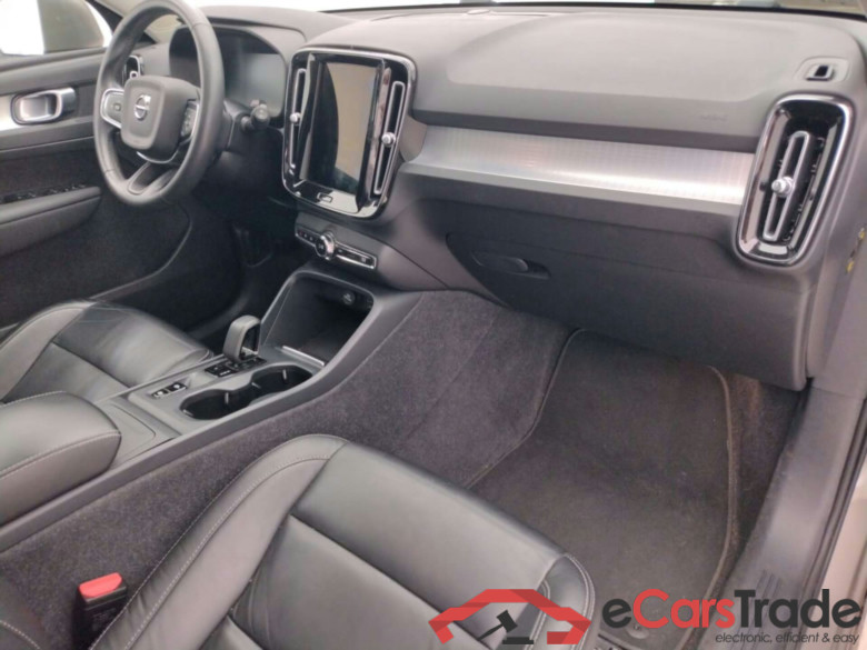 VOLVO XC40 T2 MOMENTUM PRO GEARTRONIC #3