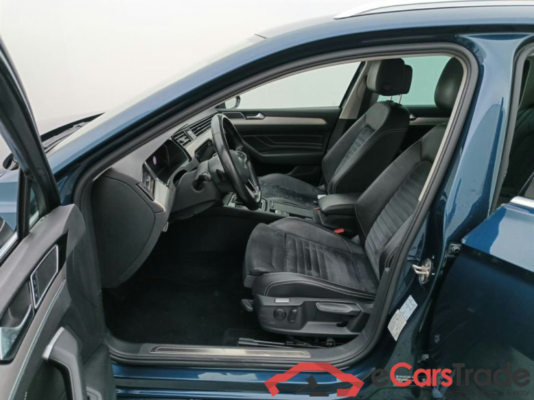 Volkswagen Passat Variant 1.6 TDI SCR DSG7 Elegance Business 5d #3