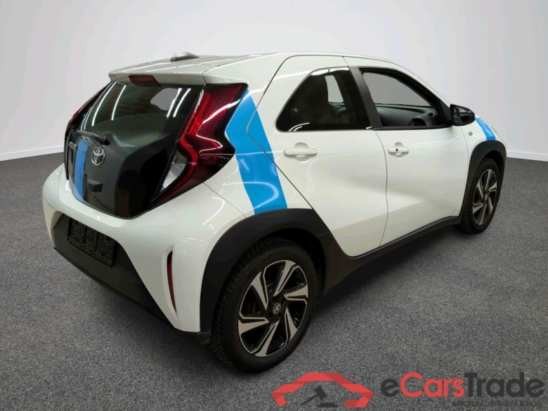 Aygo X Play 1.0 53KW MT5 E6d #2