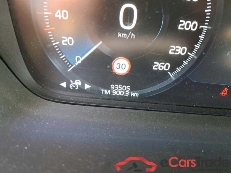 VOLVO XC90 / 2019 / 5P / todoterreno 2.0 B5 D AWD Momentum Pro Auto #5
