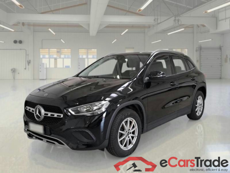 MERCEDES-BENZ GLA / 2020 / 5P / CROSSOVER GLA 180 D AUTOMATIC BUSINESS