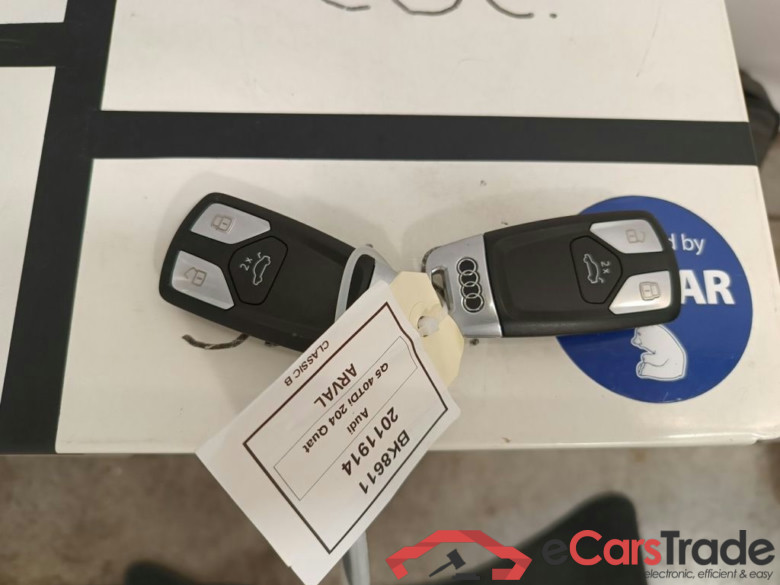 AUDI Q5 DIESEL - 2020 40 TDi 204 Quattro S line S tronic 5d #4