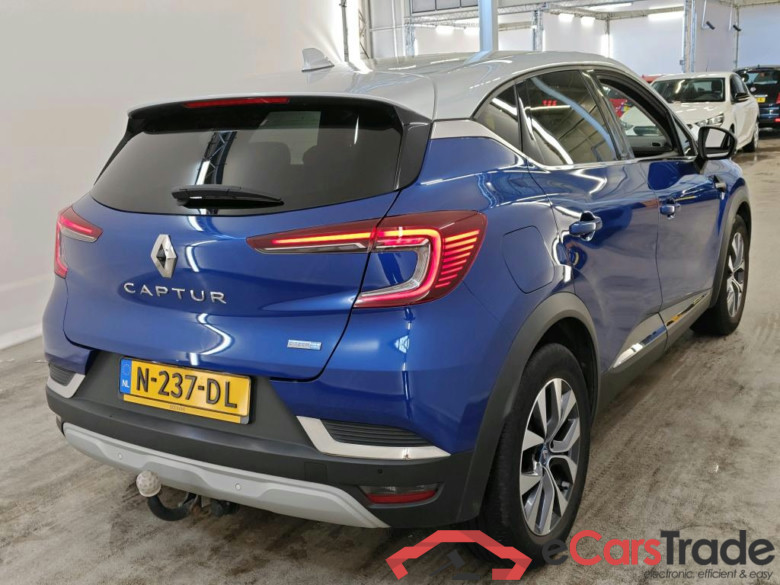 Renault Captur E-TECH Plug-in Hybrid 160 Intens 5d #2