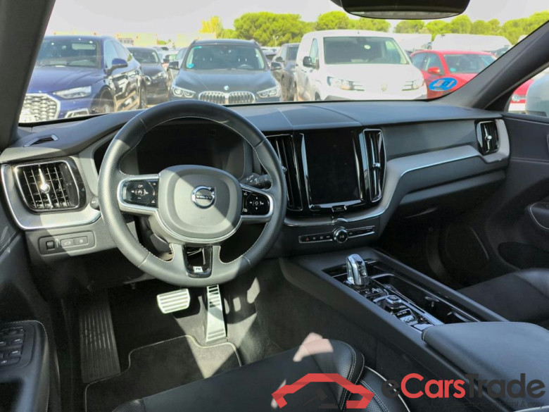 VOLVO XC60 / 2017 / 5P / todoterreno 2.0 T8 AWD R-Design Auto #3
