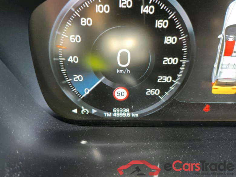 VOLVO XC60 / 2017 / 5P / todoterreno 2.0 T8 AWD R-Design Auto #5