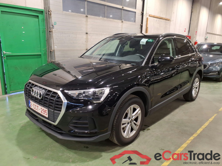 AUDI Q3 1.4 45 TFSI E S TRONIC #1