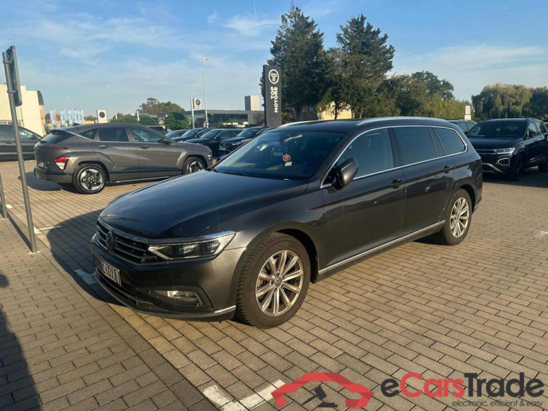VOLKSWAGEN Passat Variant Dsl SW 2.0 TDi SCR Elegance DSG #1