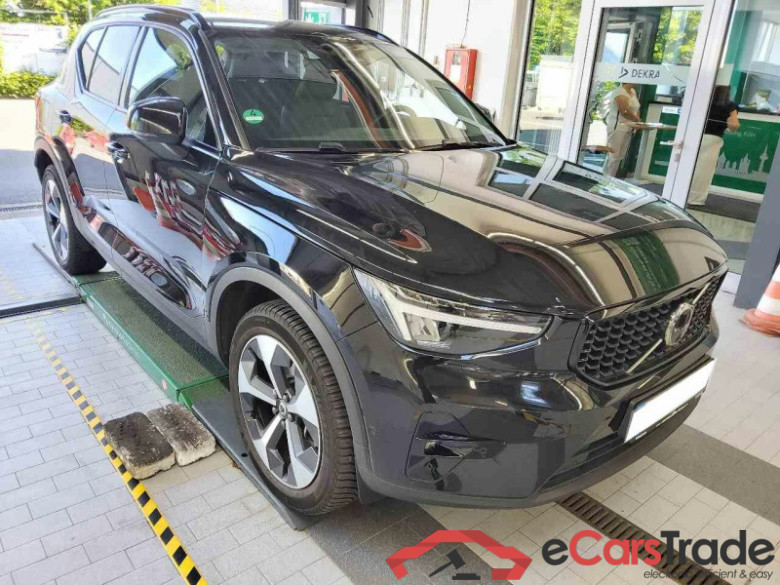 Volvo XC40 (2017->) DE - SUV5 B4 2WD EU6d, Plus Dark, (Facelift) 2022 - 2024 #2