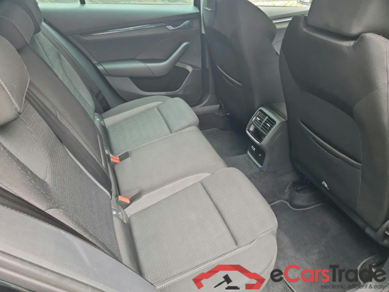 SKODA Octavia 2.0 CRTDI 85KW CLEVER #6