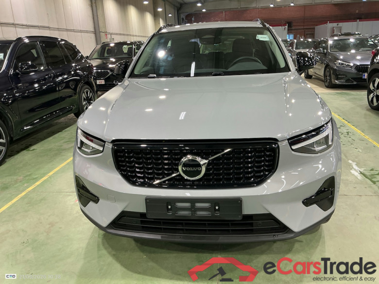 VOLVO XC40 2.0 B3 MHEV PLUS DARK DESIGN DCT #2