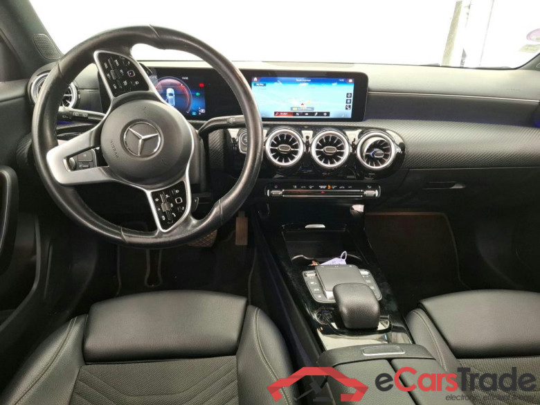MERCEDES-BENZ Classe A Compact / 2018 / 5P / Berline A 200 Style Line 7G-DCT #5