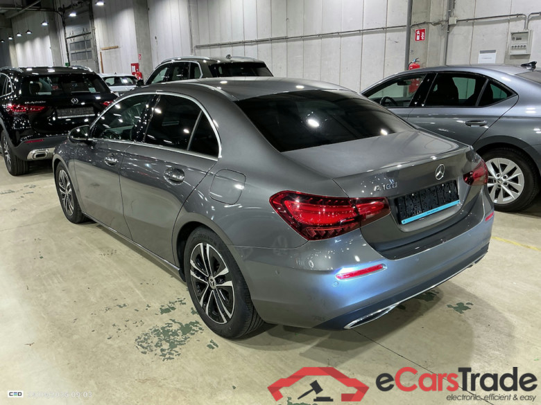 MERCEDES-BENZ A-CLASS LIMOUSINE 1.3 A 180 LUXURY LINE DCT #3