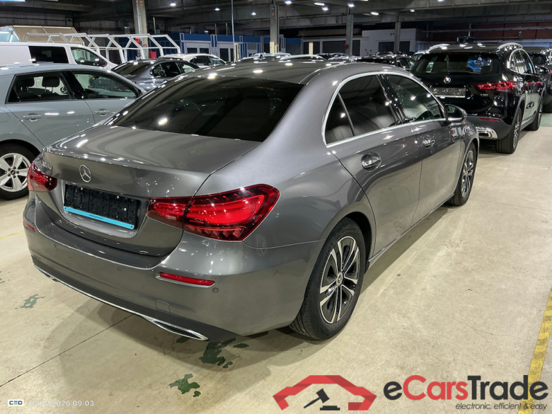 MERCEDES-BENZ A-CLASS LIMOUSINE 1.3 A 180 LUXURY LINE DCT #4