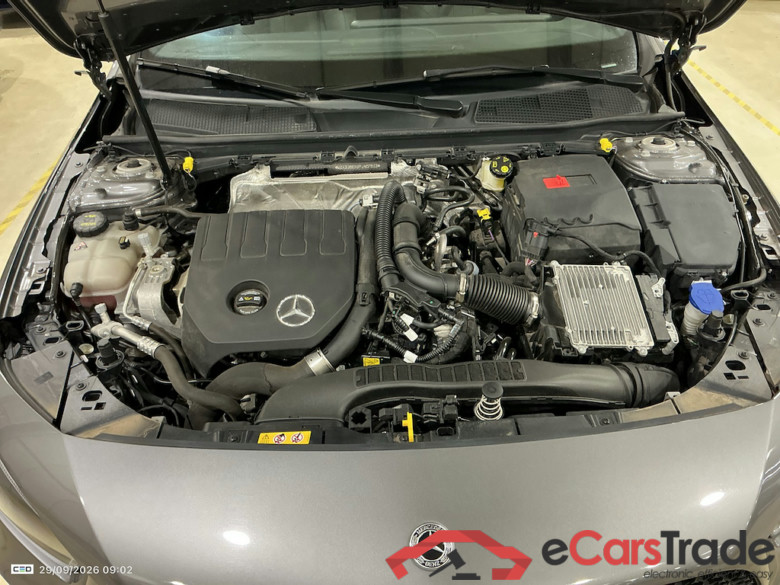 MERCEDES-BENZ A-CLASS LIMOUSINE 1.3 A 180 LUXURY LINE DCT #6
