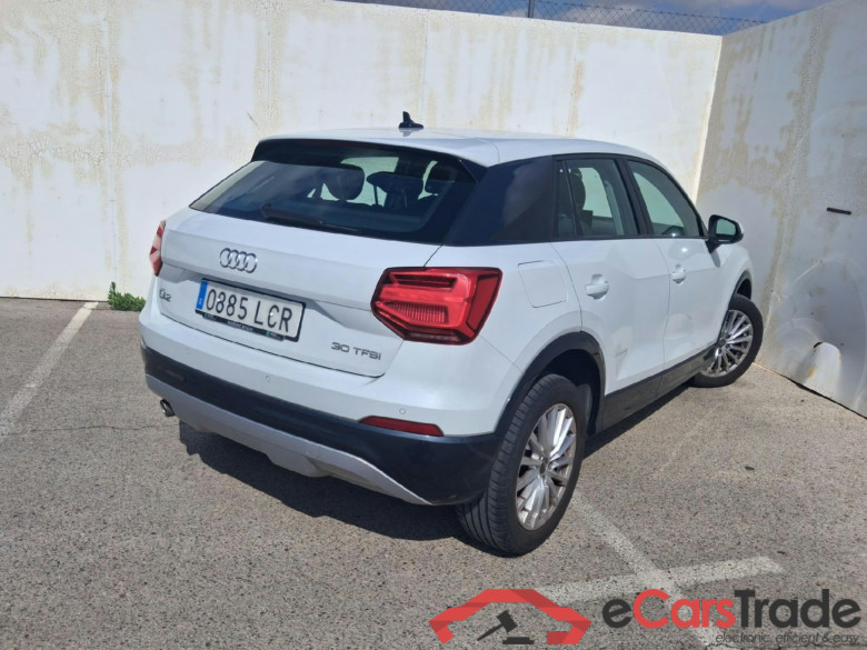 AUDI Q2 / 2016 / 5P / todoterreno Design 30 TFSI 85kW (116CV) #2