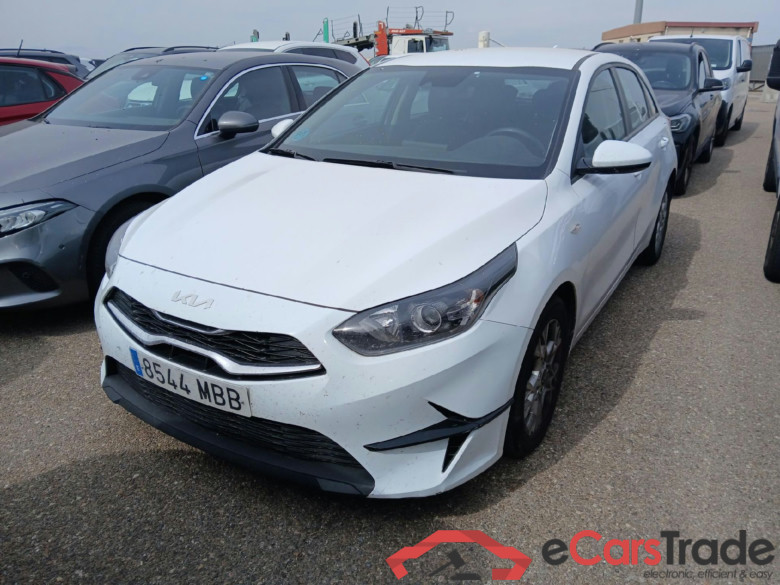 KIA Ceed / 2021 / 5P / berlina con portón 1.0 T-GDi 74kW (100CV) Concept #1