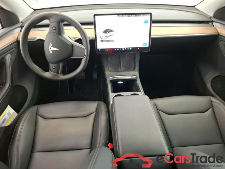 TESLA Model Y / 2021 / 5P / SUV RWD #6