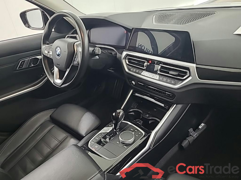 BMW 3-serie Touring 330e Business Edition Plus 5D 215kW #6