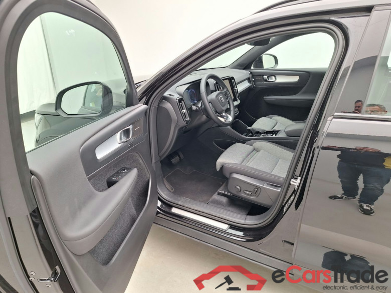 Volvo, XC40 FL'21, Volvo XC40 T2 Plus Dark Design Aut. 5d (Annulatie Release: nieuwe plaat 2KAH326) Parking Arval #3