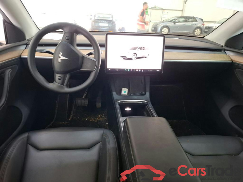 TESLA Model Y / 2021 / 5P / SUV RWD #6