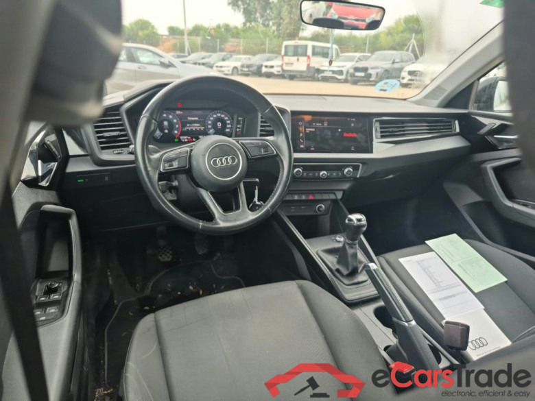 AUDI A1 / 2018 / 5P / berlina con portón Sportback Advanced 25 TFSI 70kW (95CV) (CX) #3