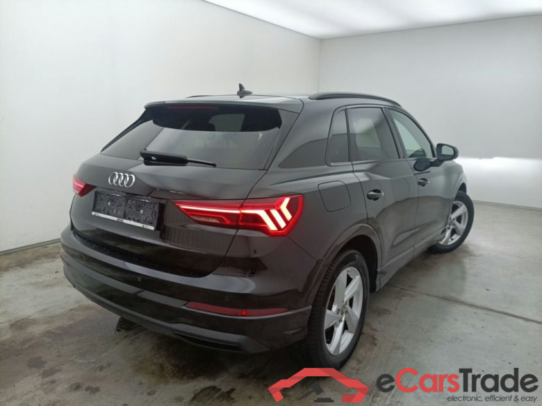 Audi Q3 35 TDI S tronic Advanced Business Editio 5d #2