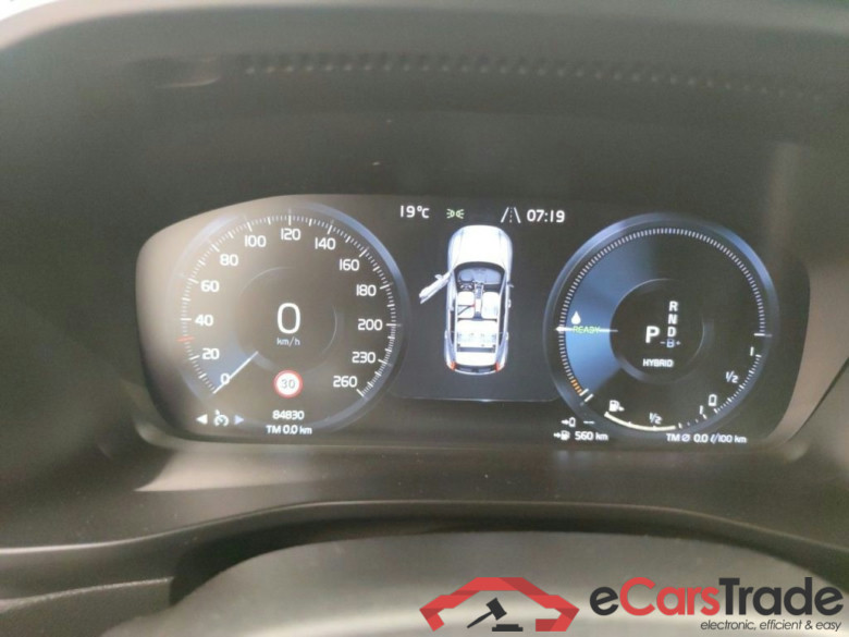VOLVO XC40 1.5 T5 180 Recharge R-Design DCT 5d #6