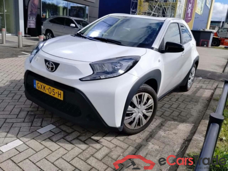 TOYOTA Aygo X 1.0 VVT-i S-CVT Play