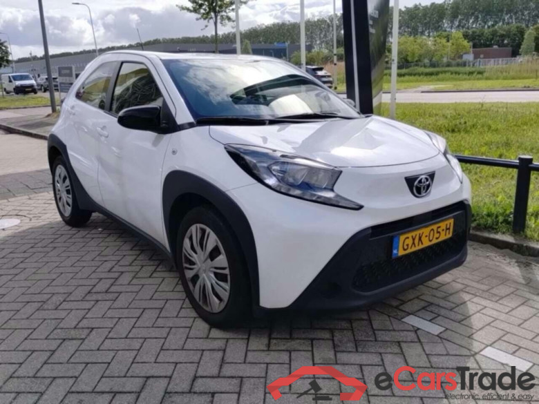 TOYOTA Aygo X 1.0 VVT-i S-CVT Play #2
