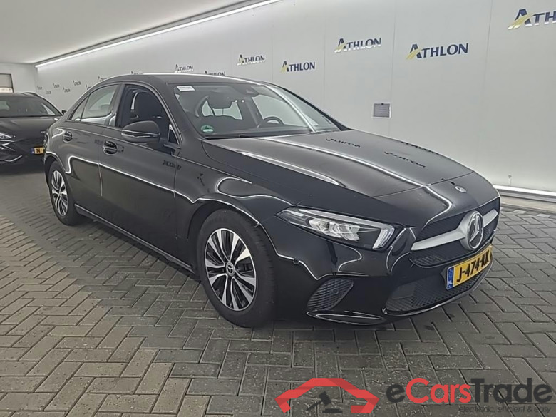 MERCEDES-BENZ A-Klasse Limousine A 180 d 7G-DCT Business Solution 4D 85kW #2