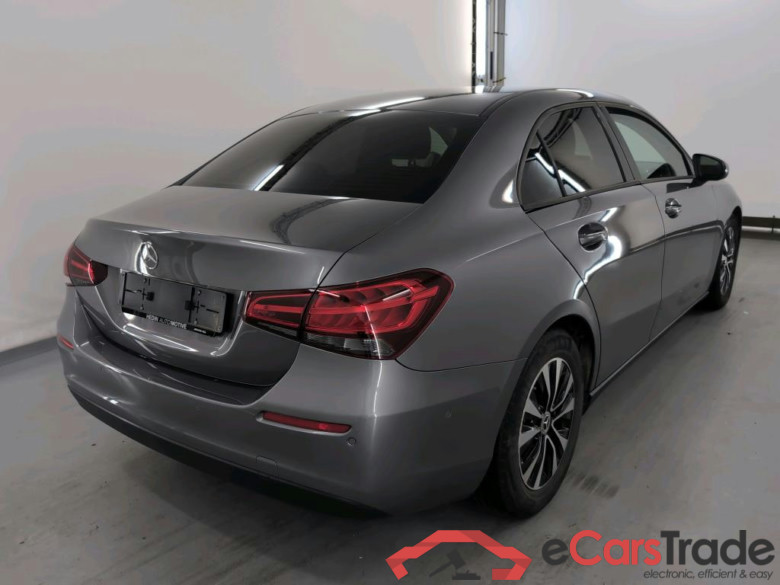 MERCEDES-BENZ A-CLASS LIMOUSINE 1.3 A 180 BUSINESS SOLUTION ESSENTIAL #4