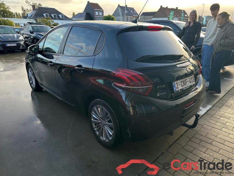 PEUGEOT 208 1.2i PureTech Style #2