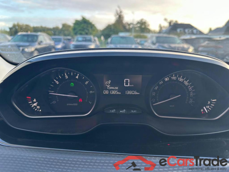PEUGEOT 208 1.2i PureTech Style #5